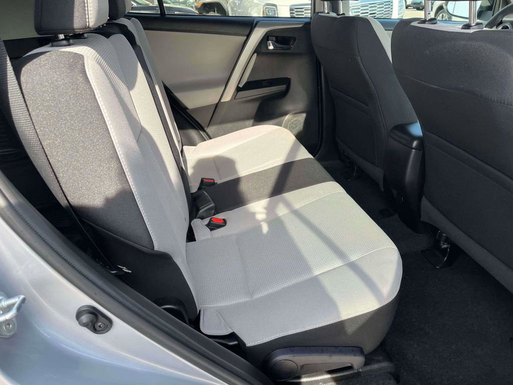 Used 2017 Toyota RAV4 XLE image 9