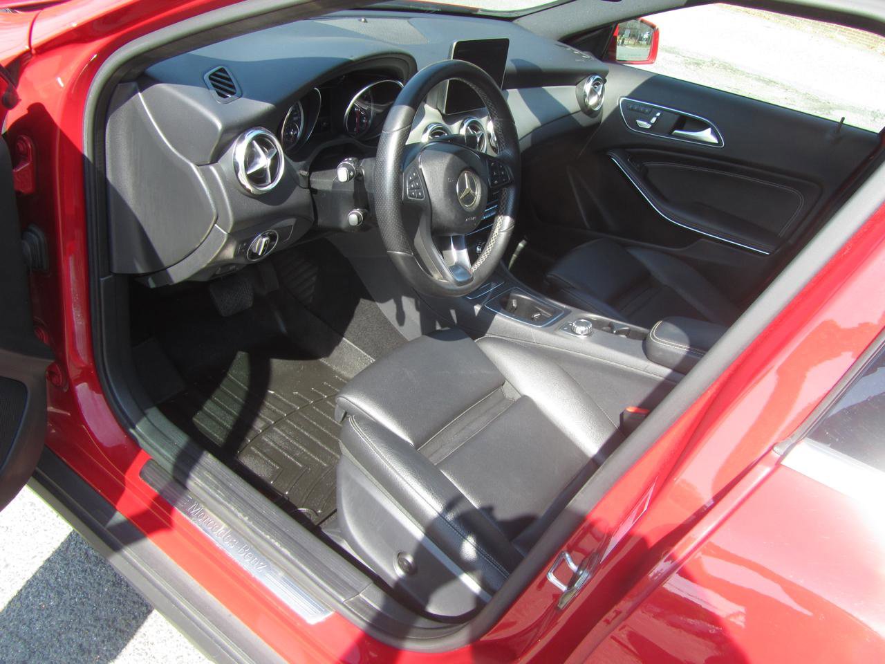 Used 2018 Mercedes-Benz GLA 250 4MATIC image 17