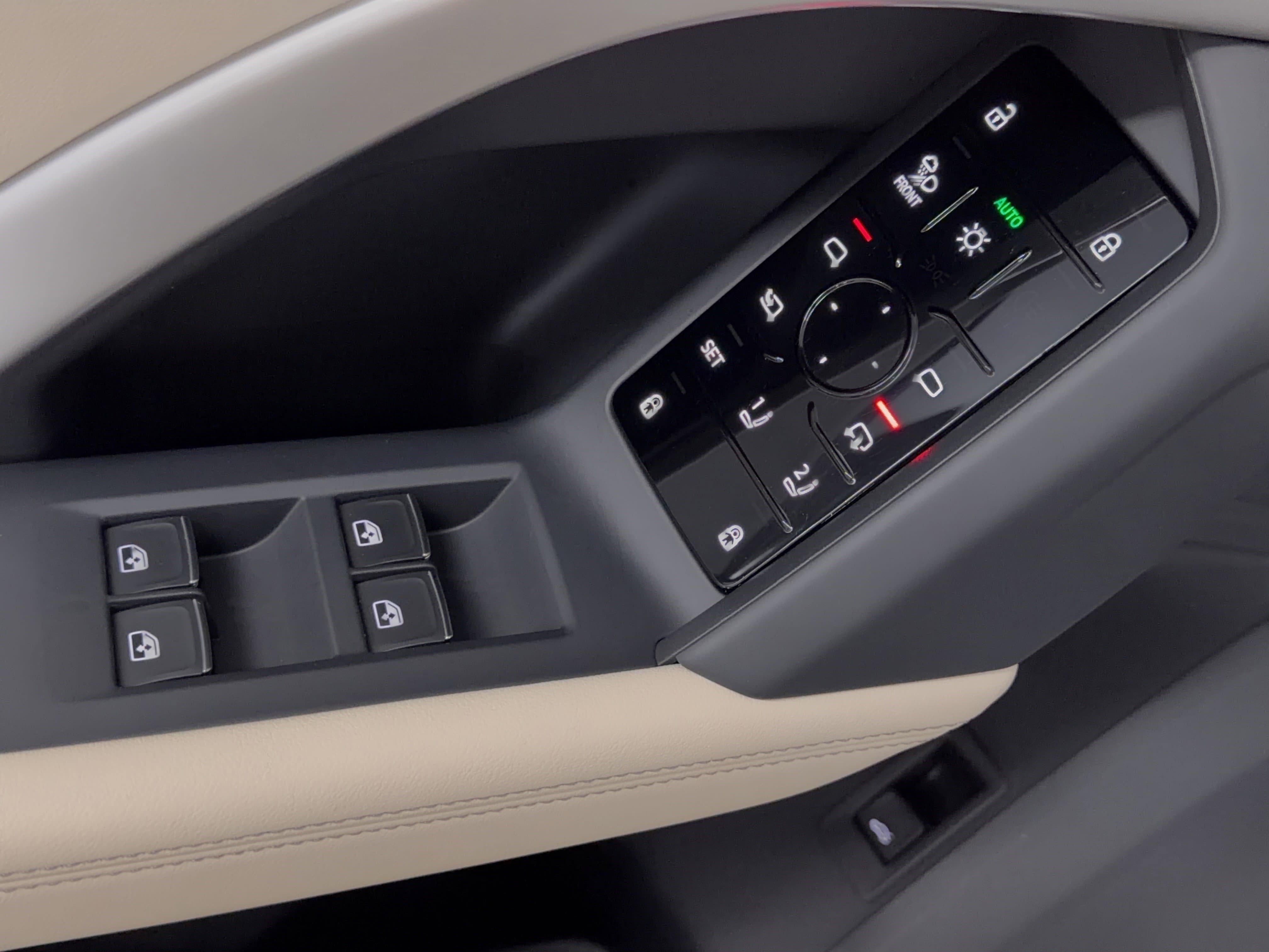 Used 2025 Audi Q5 Premium Plus w/ Premium Plus image 15