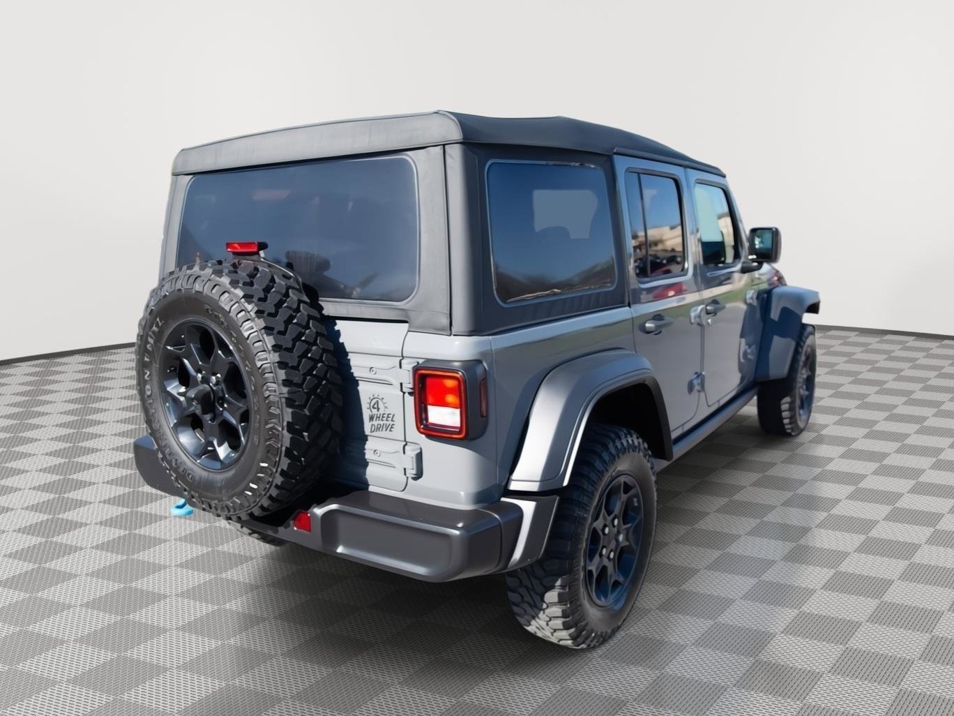 Used 2023 Jeep Wrangler Unlimited w/ Cold Weather Group AWD/4WD image 5