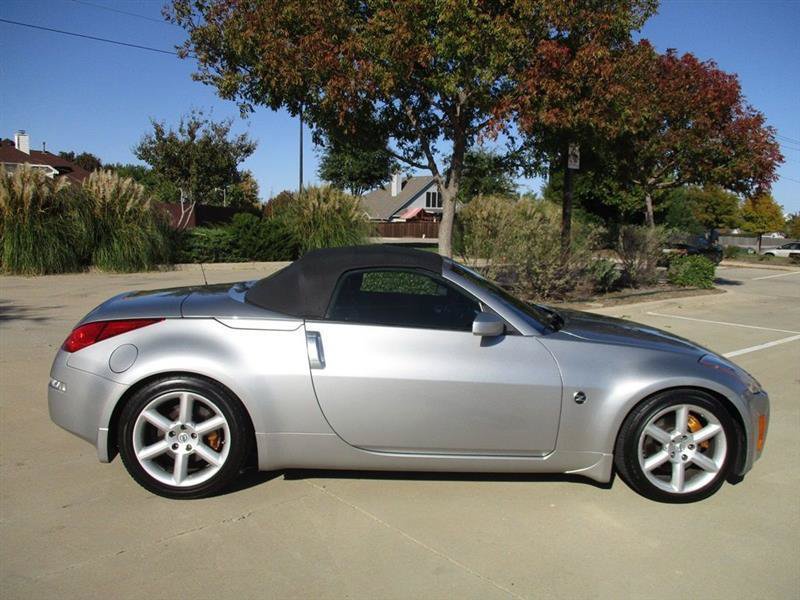 Used 2005 Nissan 350Z Grand Touring RWD image 2