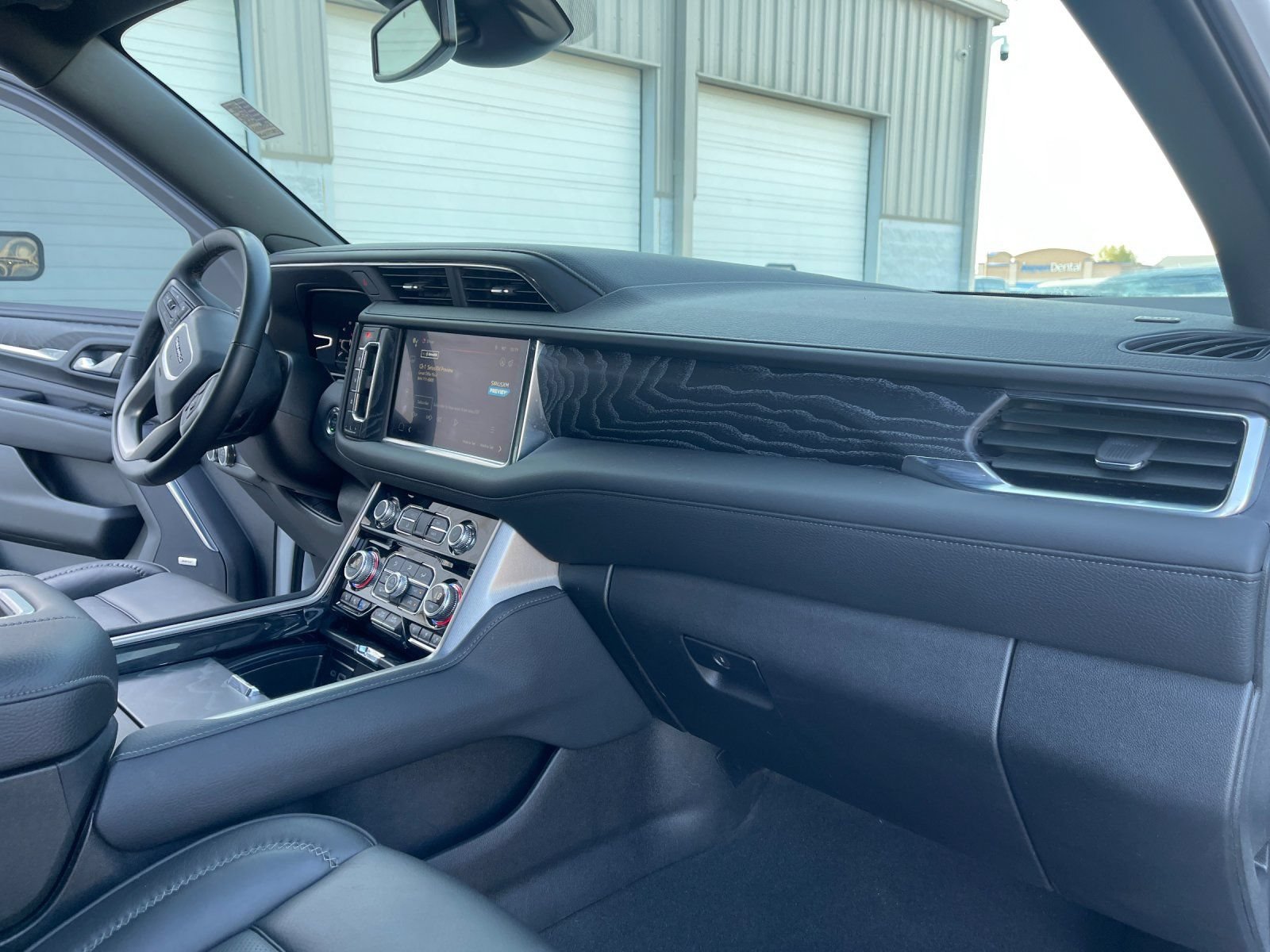 Used 2024 GMC Yukon Denali AWD/4WD image 20