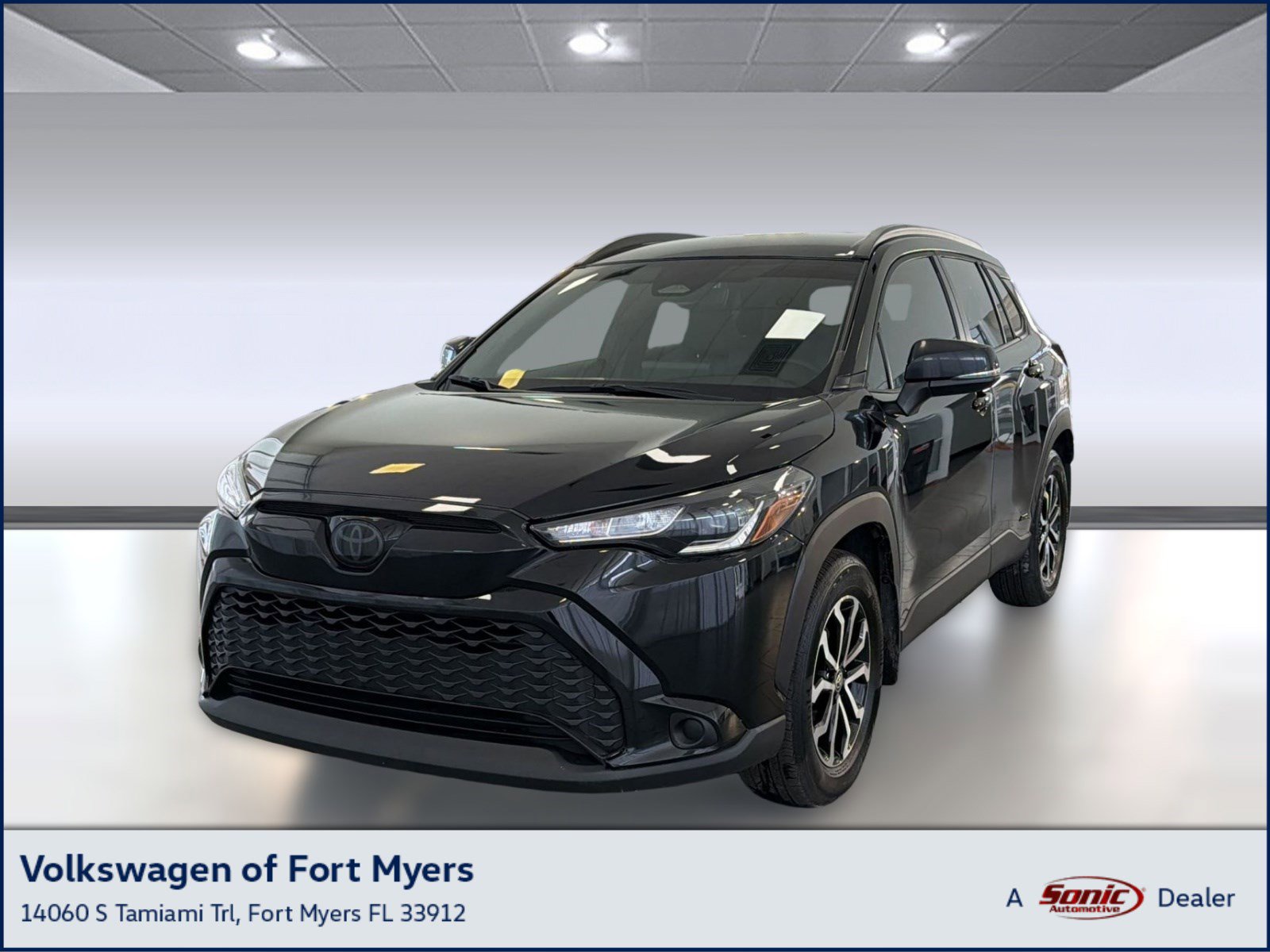 Used 2024 Toyota Corolla Cross SE image 1