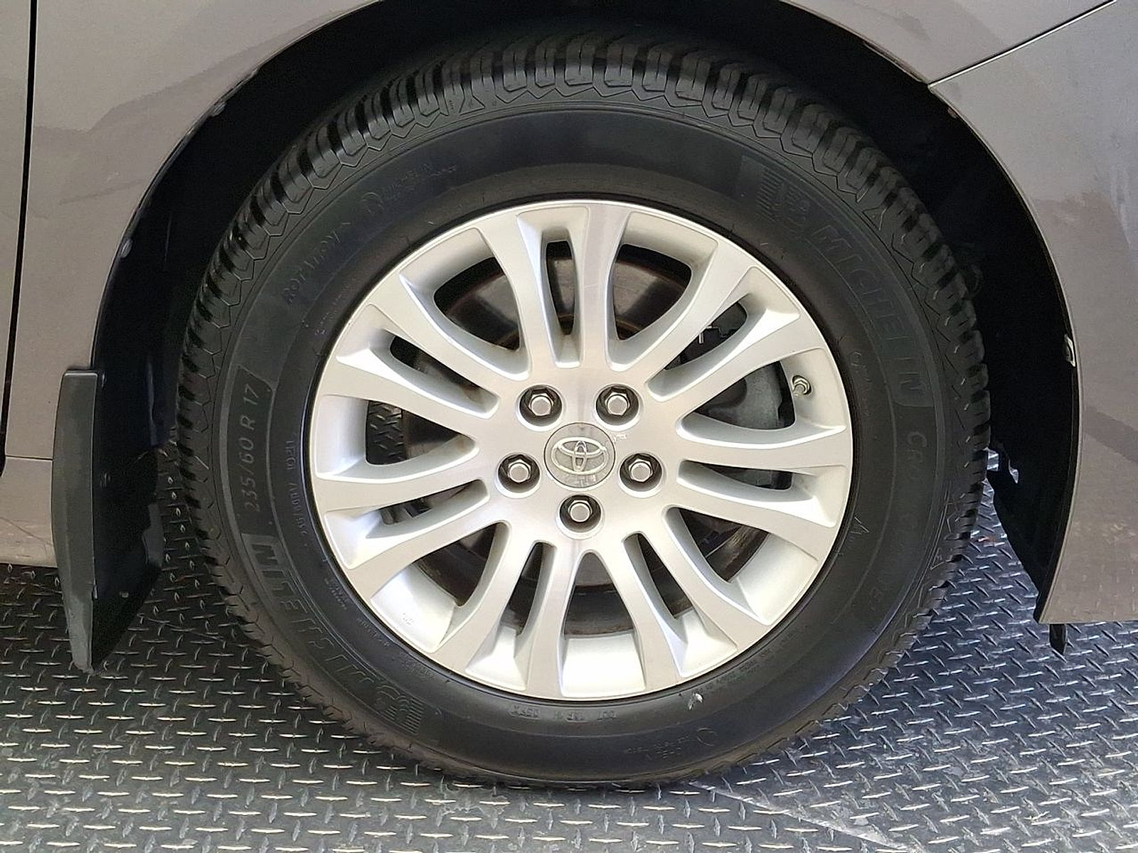 Used 2014 Toyota Sienna XLE w/ Entertainment Package FWD image 30