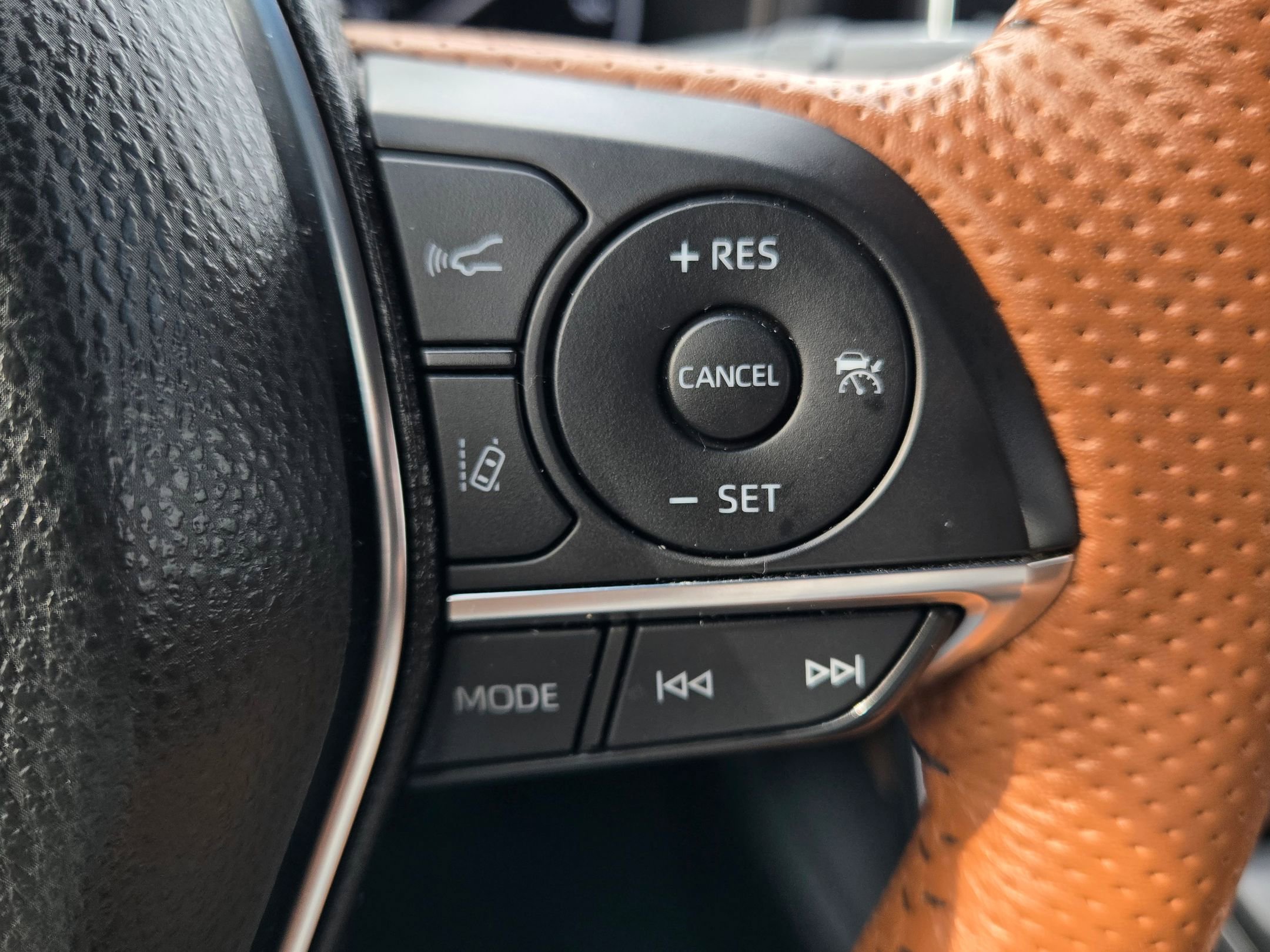 Used 2022 Toyota Avalon Limited w/ Advanced Safety Package image 25