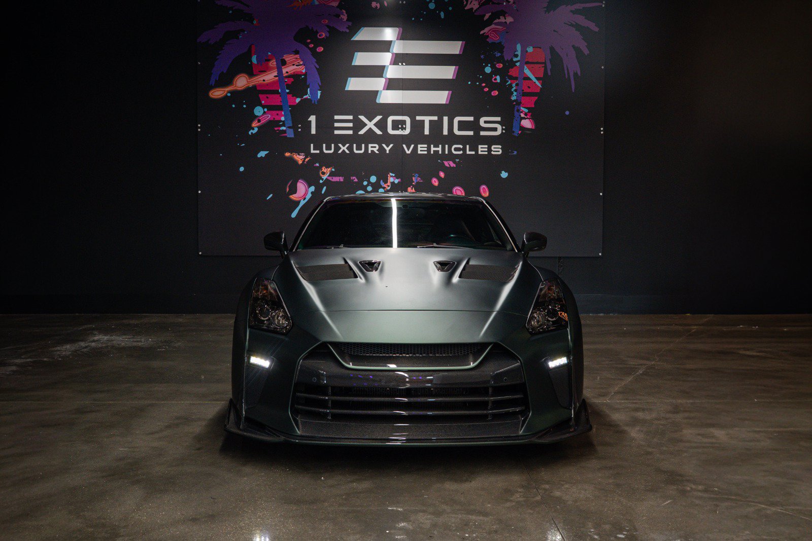 Used 2014 Nissan GT-R Premium AWD/4WD image 3