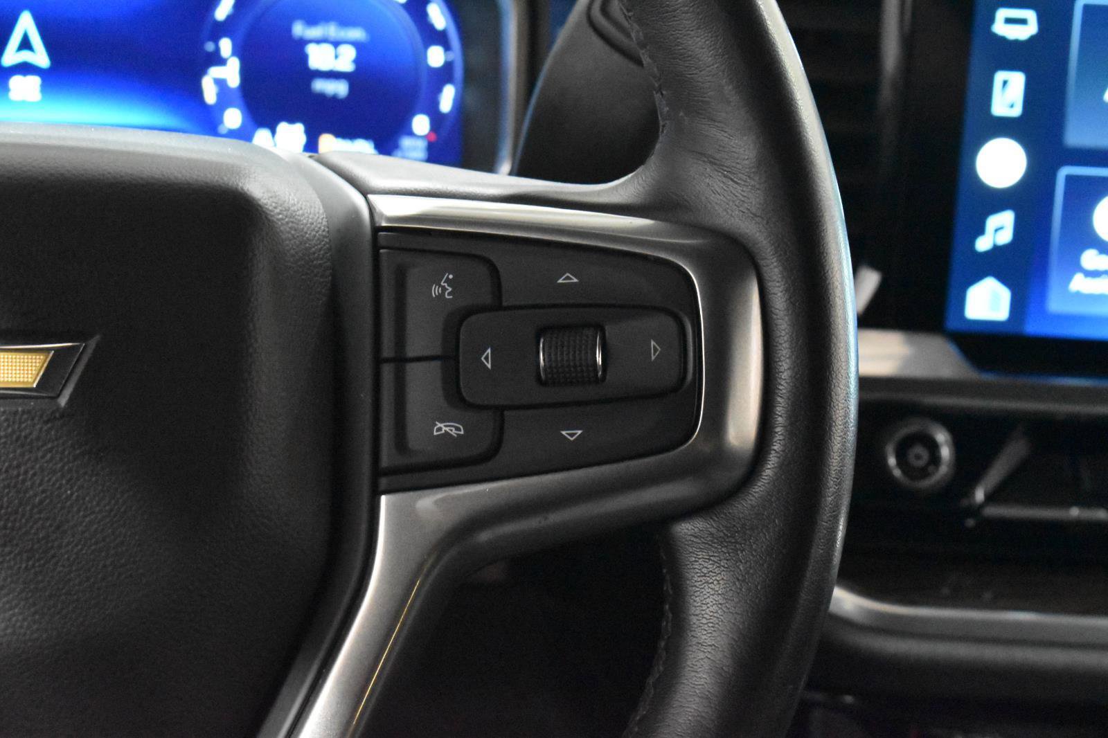 Used 2022 Chevrolet Silverado 1500 LT AWD/4WD image 11