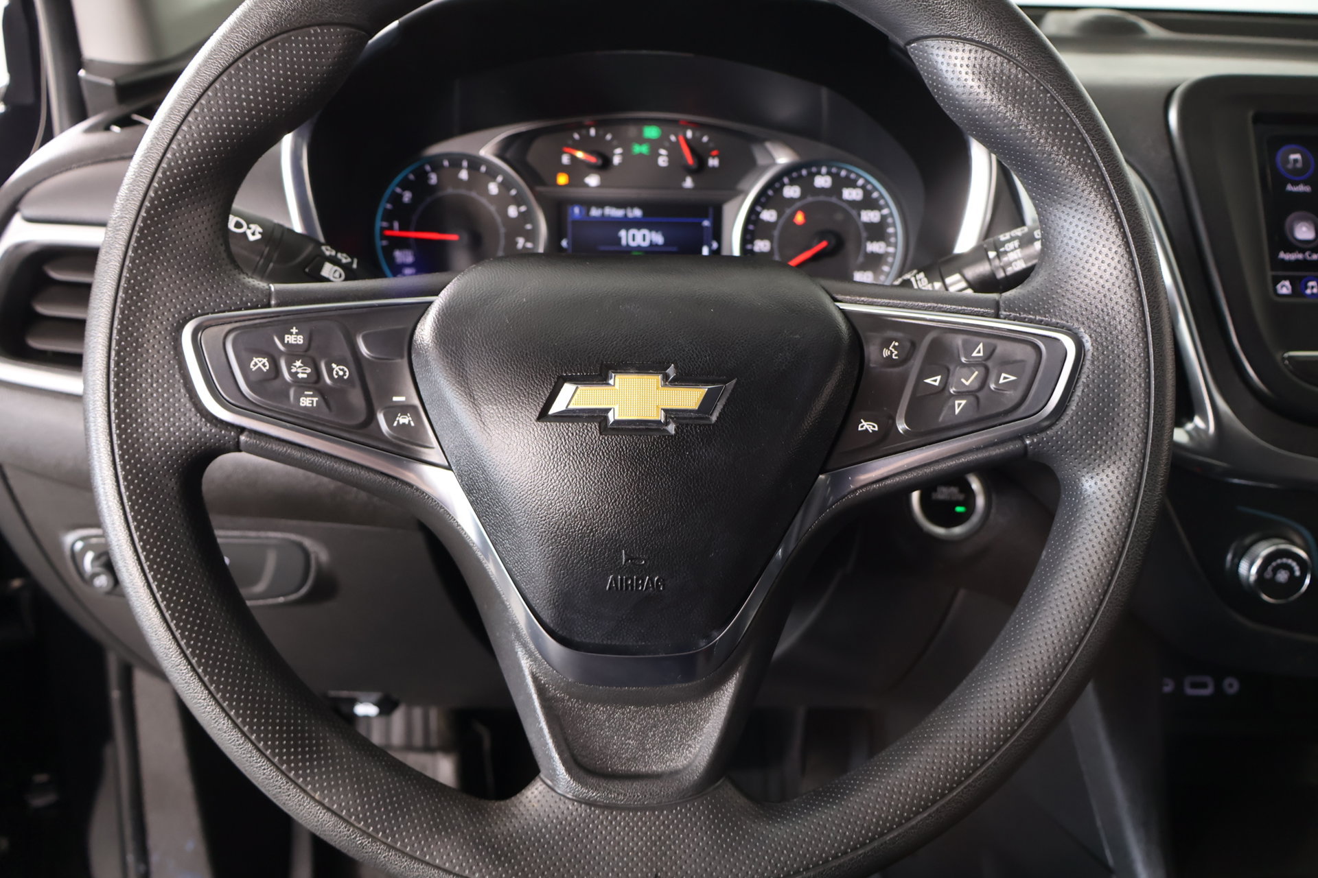 Used 2023 Chevrolet Equinox LT w/ LPO, Floor Liner Package FWD image 3