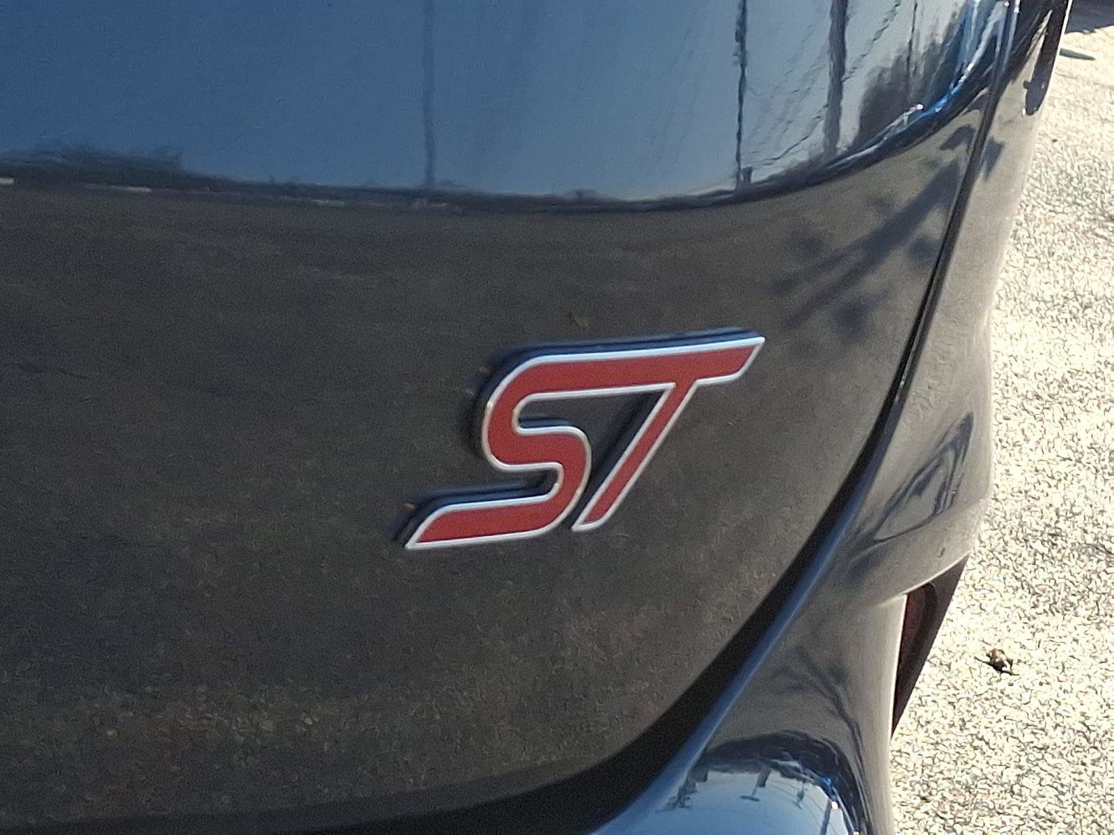 Certified 2024 Ford Edge ST w/ Equipment Group 401A image 31