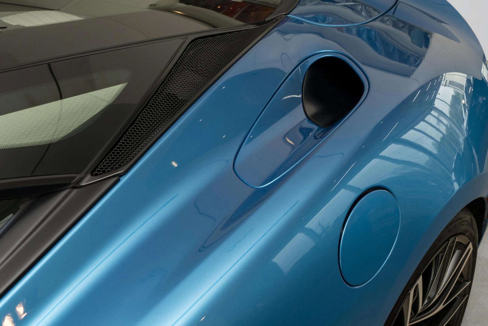 Used 2023 McLaren GT RWD image 38