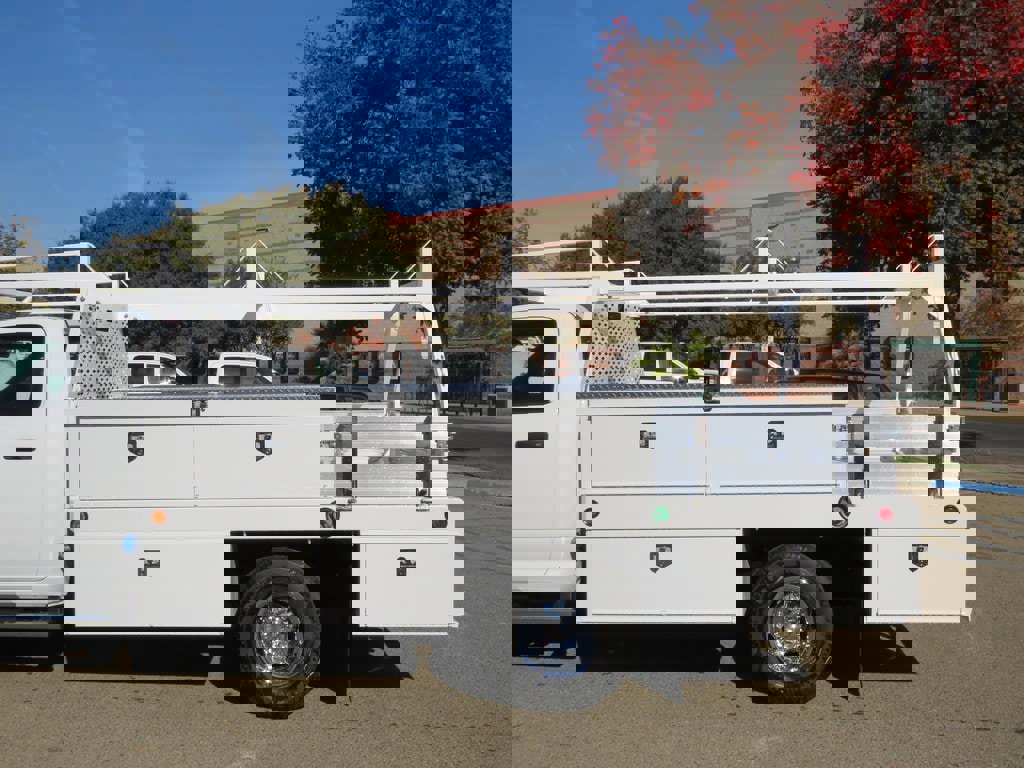 New 2024 RAM 3500 Tradesman image 3