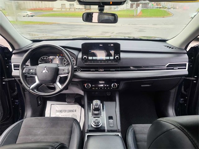 Used 2023 Mitsubishi Outlander SE image 11