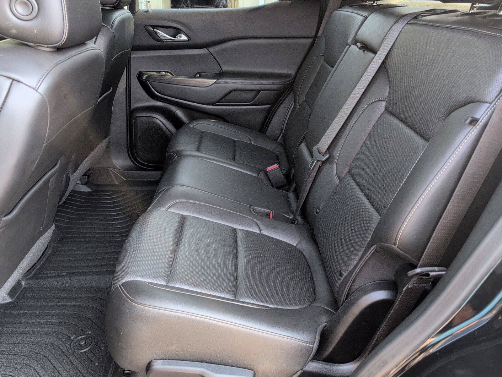 Used 2023 GMC Acadia SLT AWD/4WD image 30