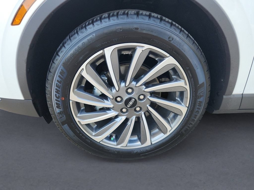 Used 2026 Lincoln Corsair Reserve w/ Towing Package AWD/4WD image 8