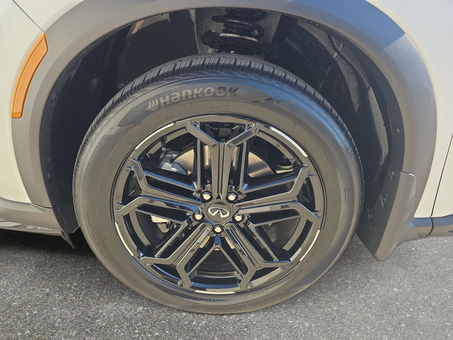 New 2026 INFINITI QX60 Sport w/ Dark Cargo Package image 31