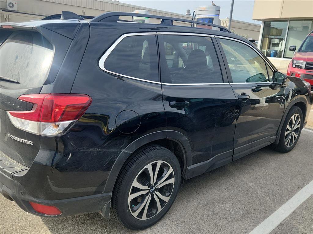 Used 2021 Subaru Forester Limited w/ Popular Package #3 image 4