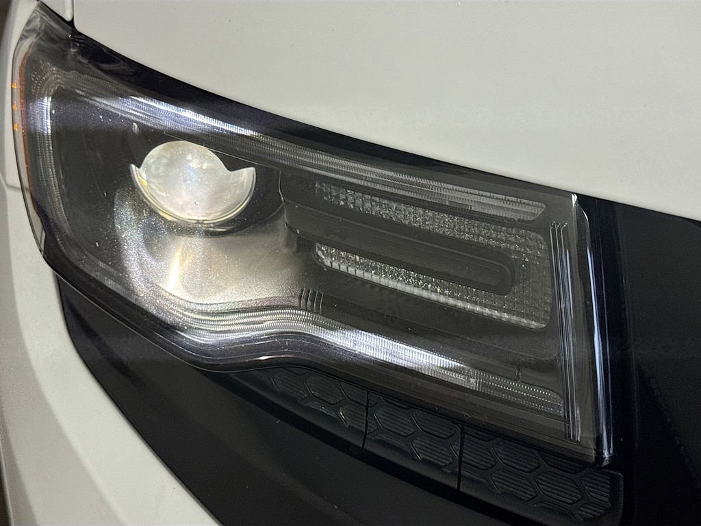 Used 2014 Jeep Grand Cherokee SRT AWD/4WD image 36