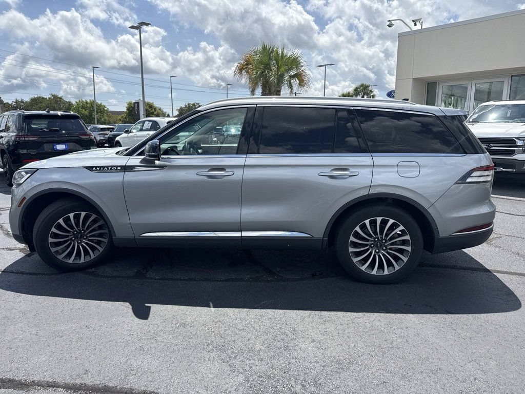 Certified 2023 Lincoln Aviator 2WD w/ Premium Package image 6