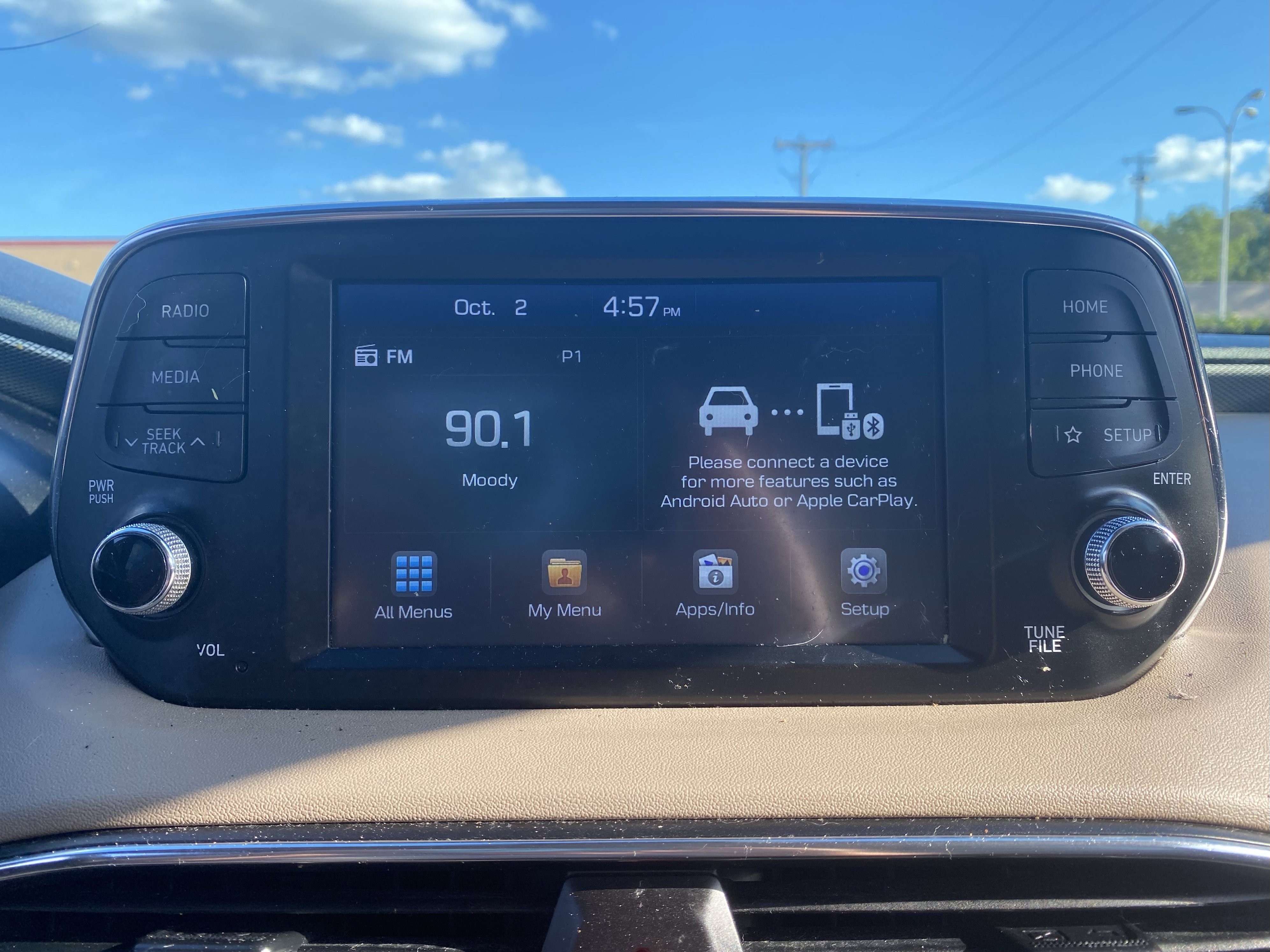 Used 2020 Hyundai Santa Fe SE image 9