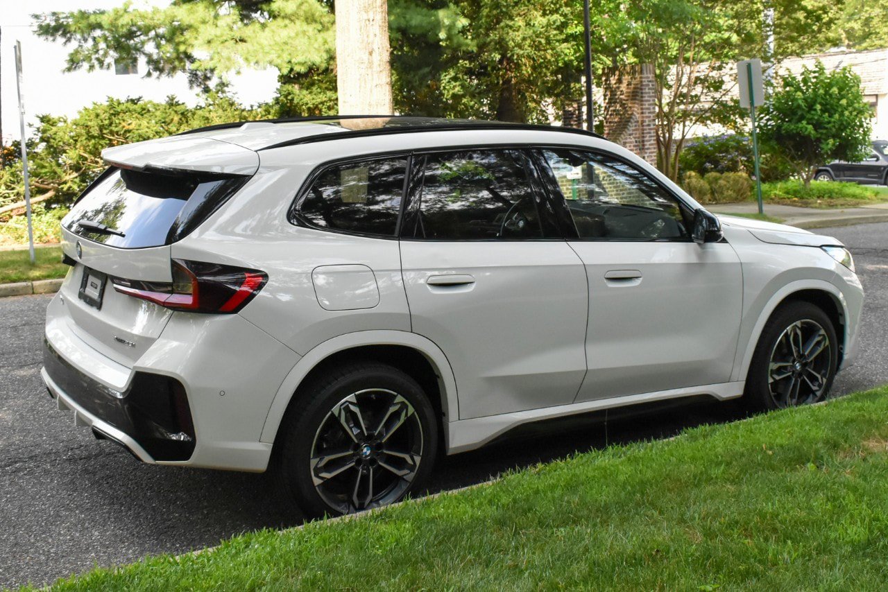 Used 2023 BMW X1 xDrive28i w/ Premium Package AWD/4WD image 7