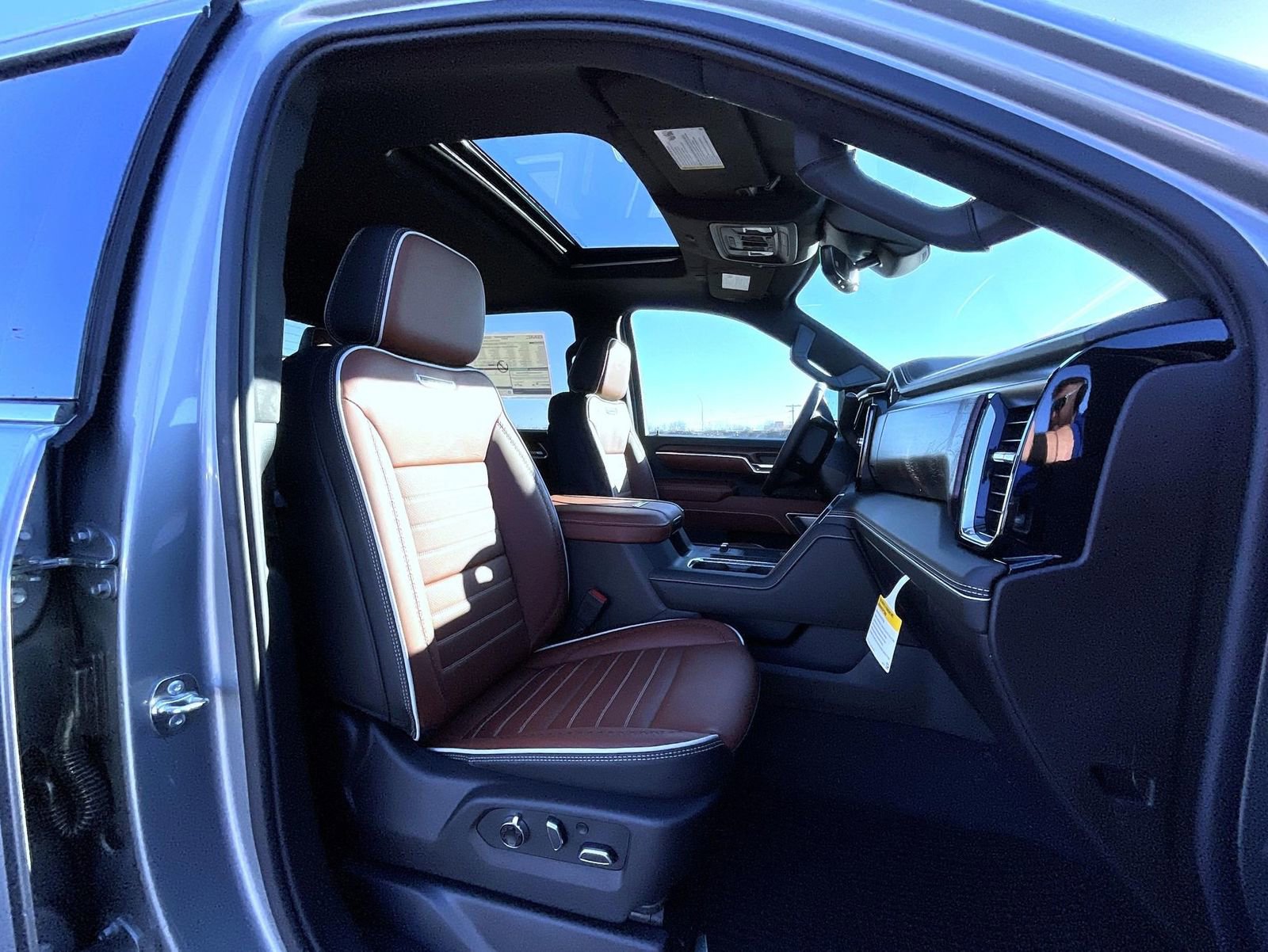 New 2026 GMC Sierra 2500 Denali Ultimate w/ Max Trailering Package image 15