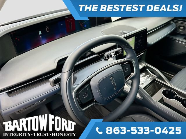 Used 2025 Lincoln Nautilus Reserve image 9