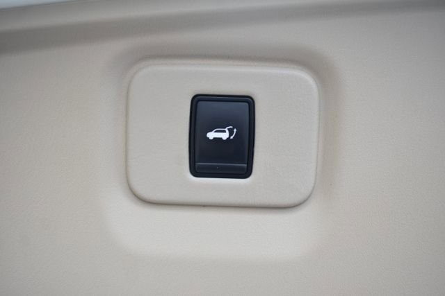 Used 2017 Nissan Pathfinder Platinum w/ Family Entertainment Package image 47