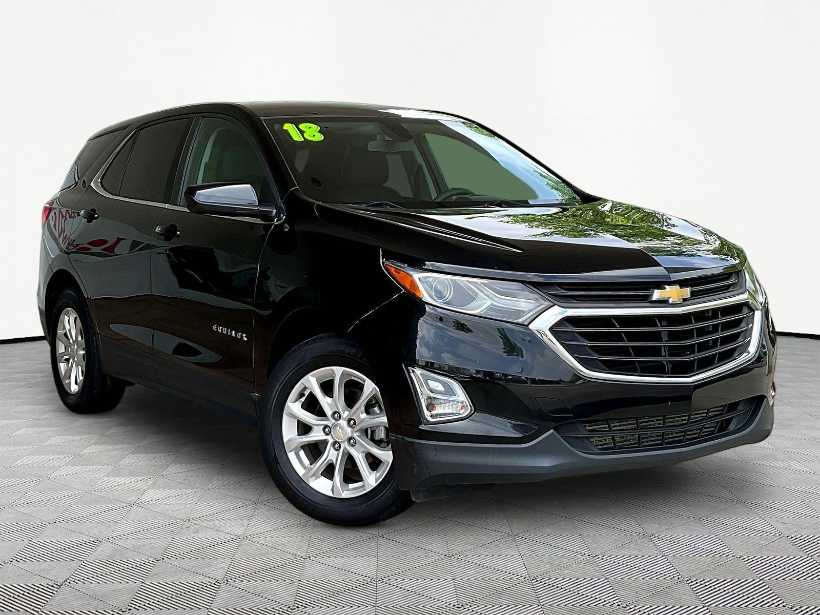 Used 2018 Chevrolet Equinox LT FWD image 3