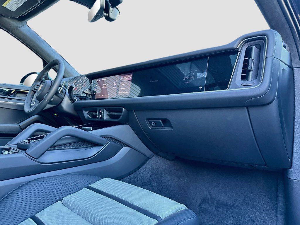 New 2027 Porsche Cayenne GTS AWD/4WD image 30
