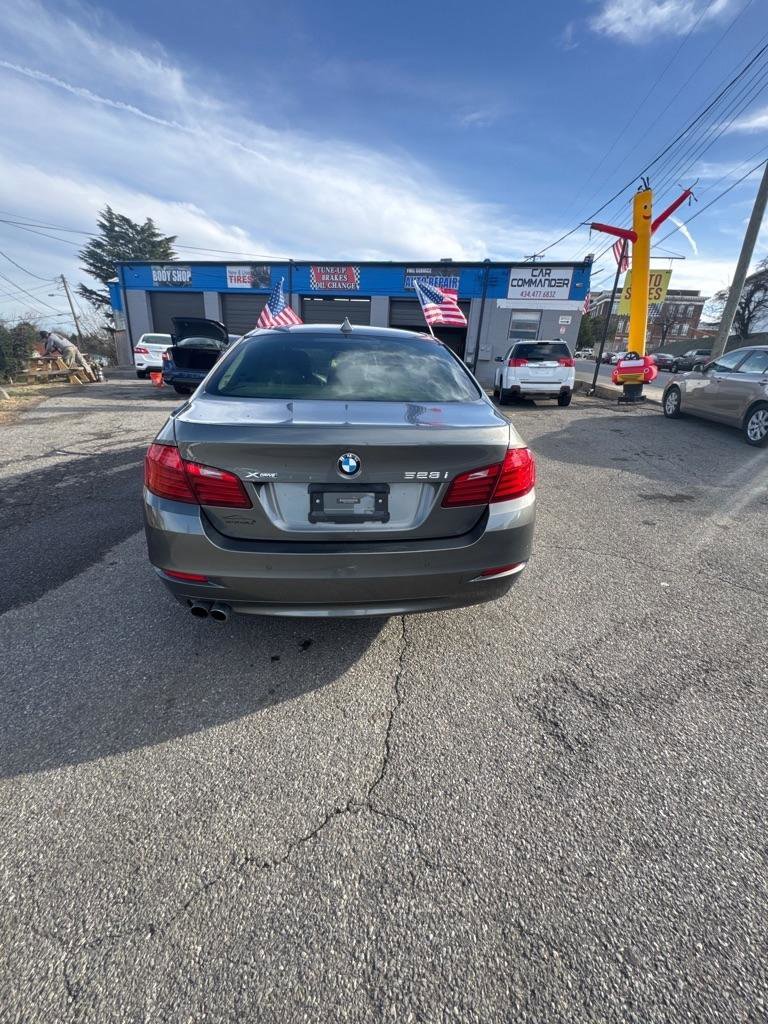 Used 2014 BMW 528i xDrive Sedan AWD/4WD image 4