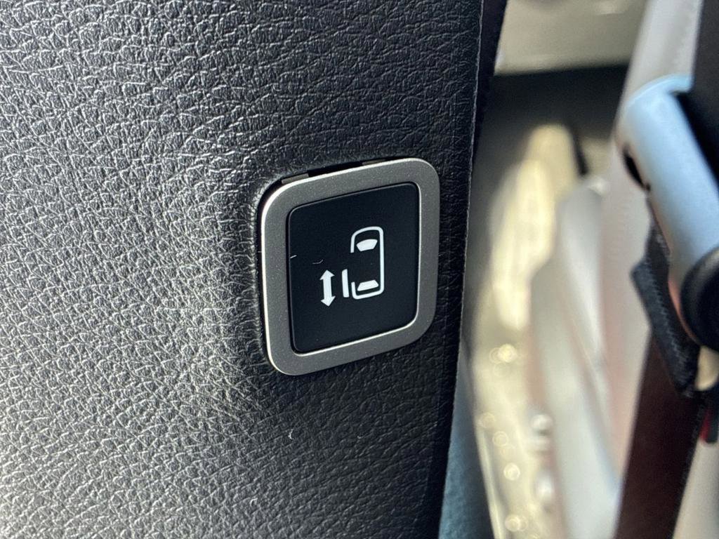 New 2026 Chrysler Pacifica Select FWD image 37
