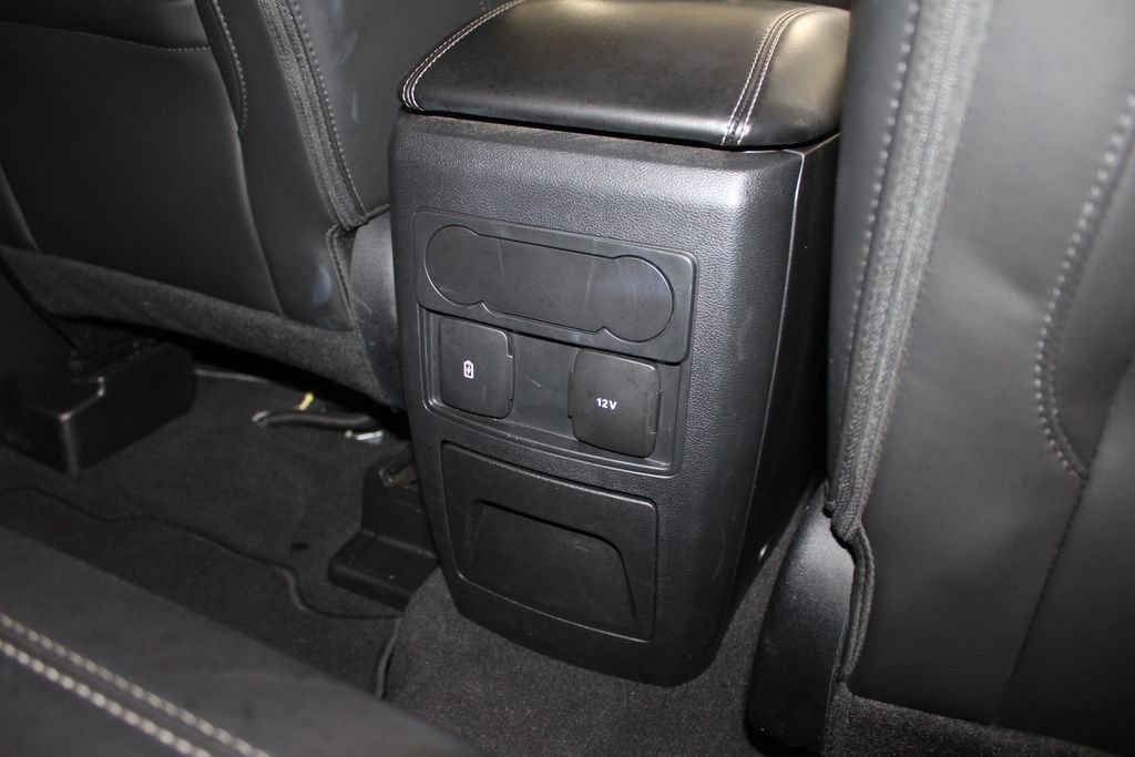 Used 2022 Ford Explorer XLT w/ Equipment Group 202A image 35