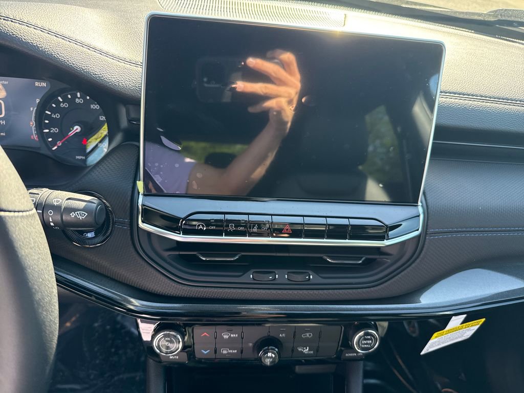 New 2026 Jeep Compass Latitude AWD/4WD image 19