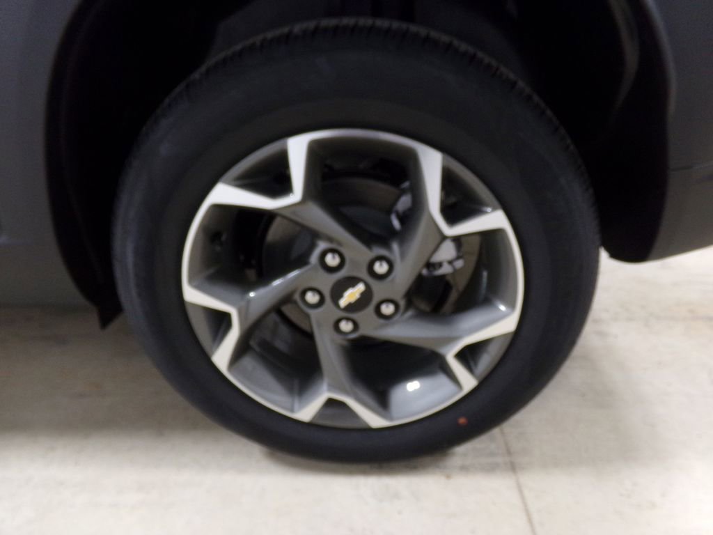 New 2025 Chevrolet Trax LT w/ Driver Confidence Package image 30