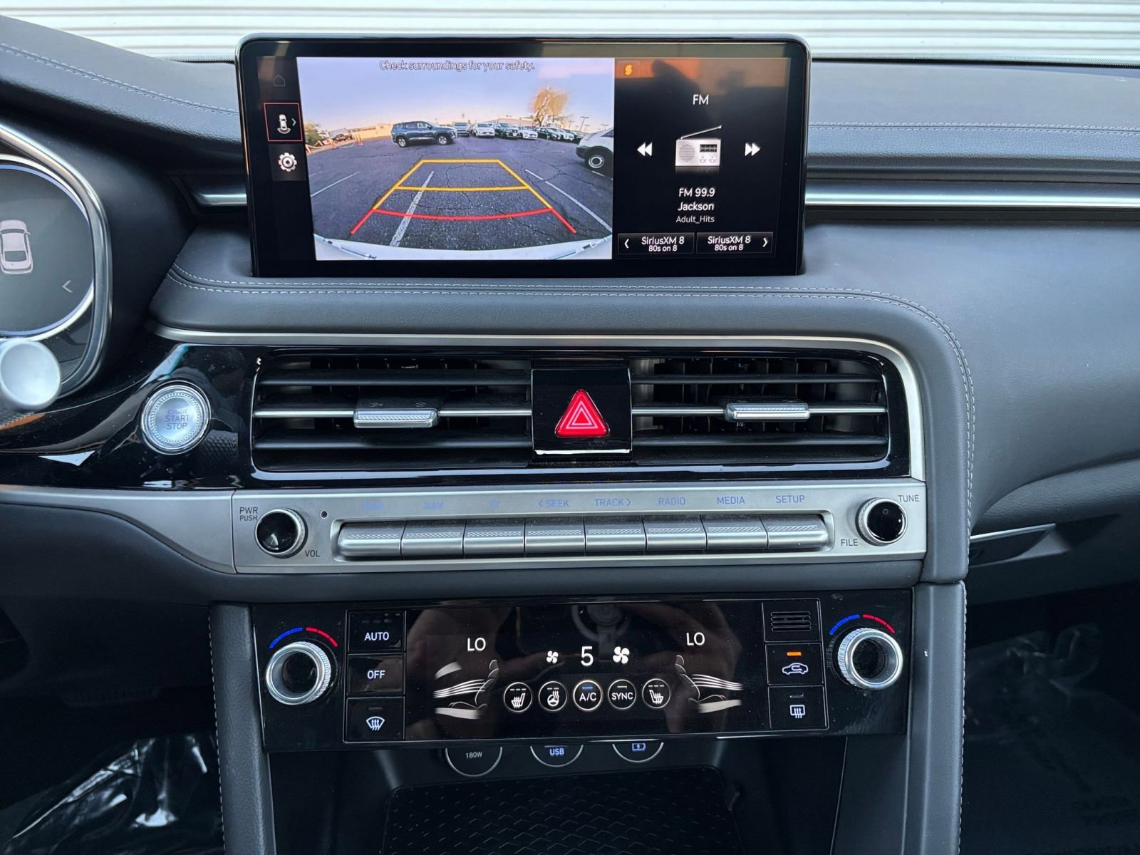 Used 2025 Genesis G70 2.5T image 17