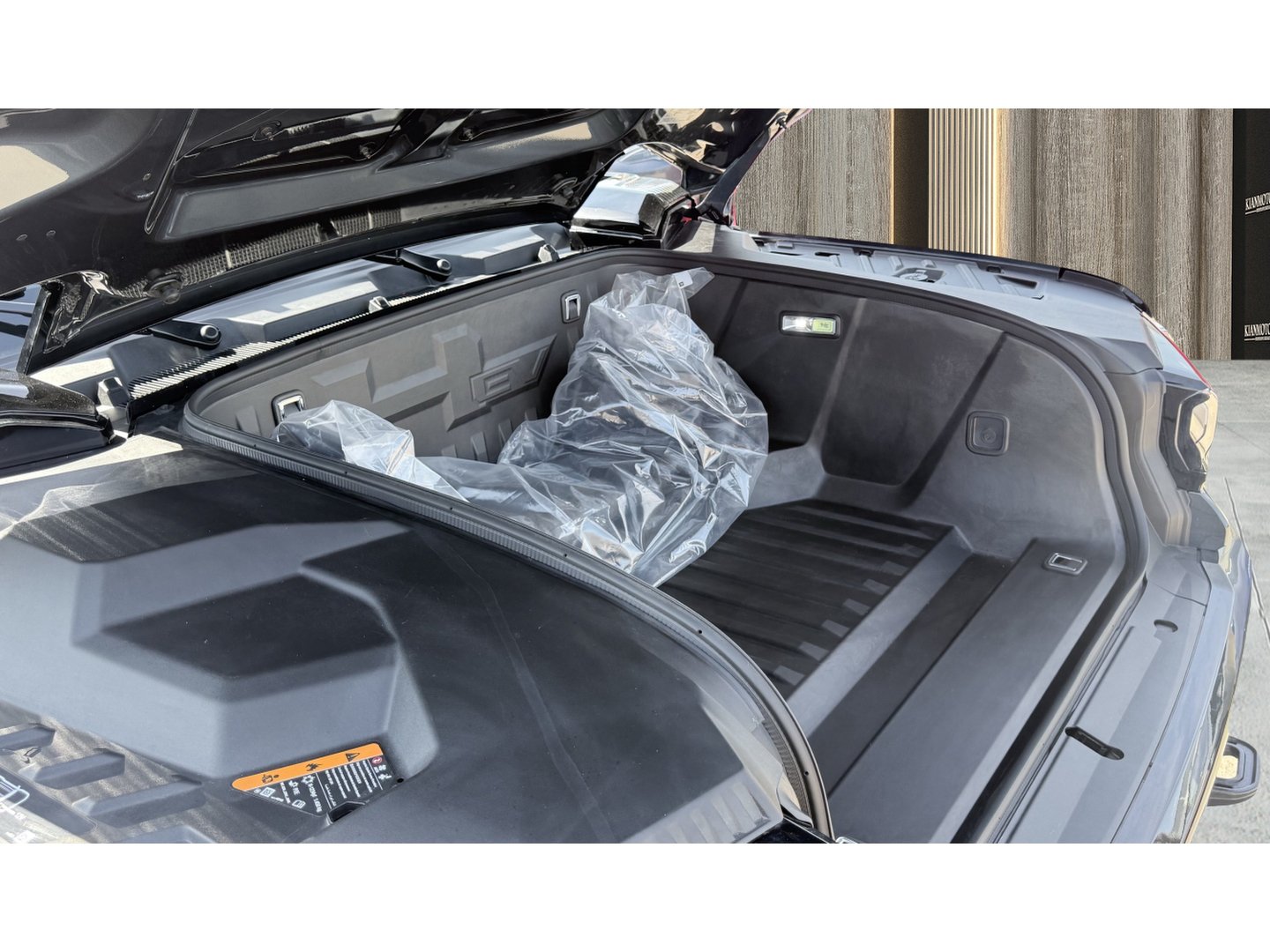 Used 2026 GMC Hummer EV SUV AWD/4WD image 18