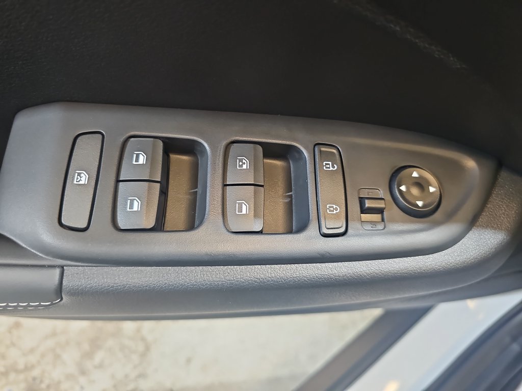 New 2026 Hyundai Venue SEL FWD image 26