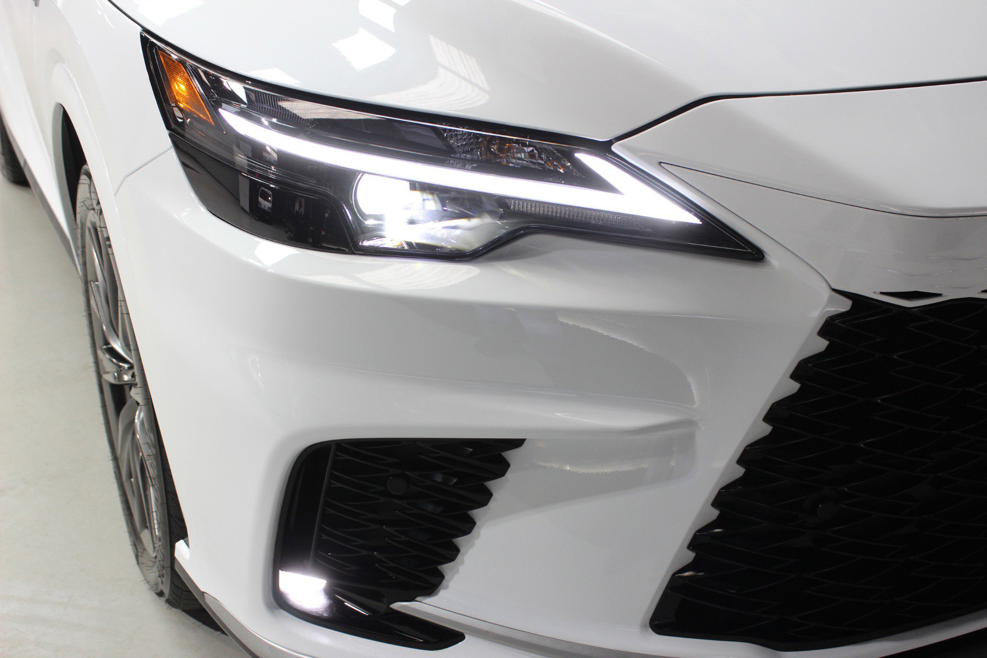 Used 2025 Lexus RX 350 F Sport w/ Convenience Package image 7