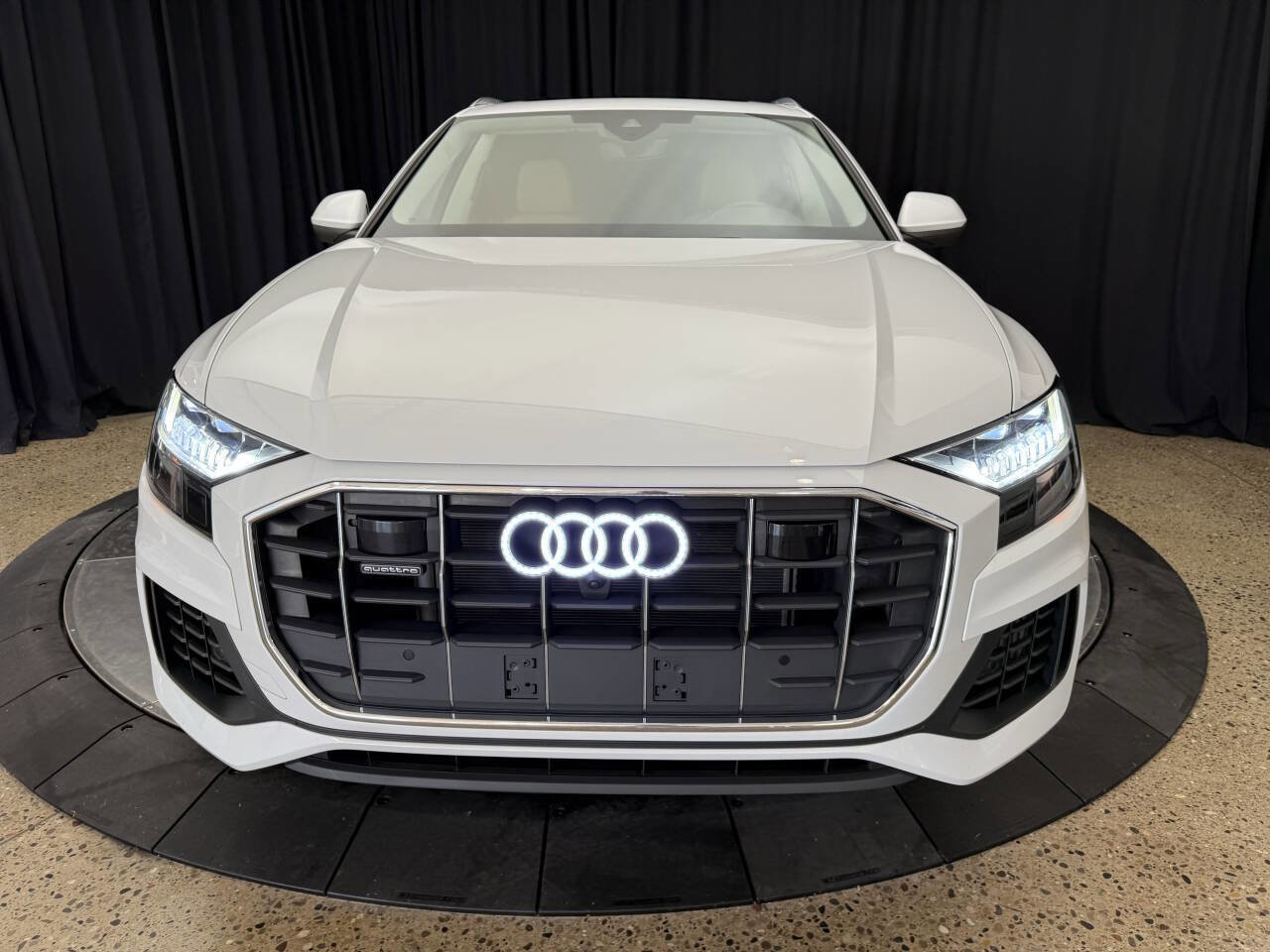 Used 2023 Audi Q8 Premium Plus w/ Premium Plus Package image 4