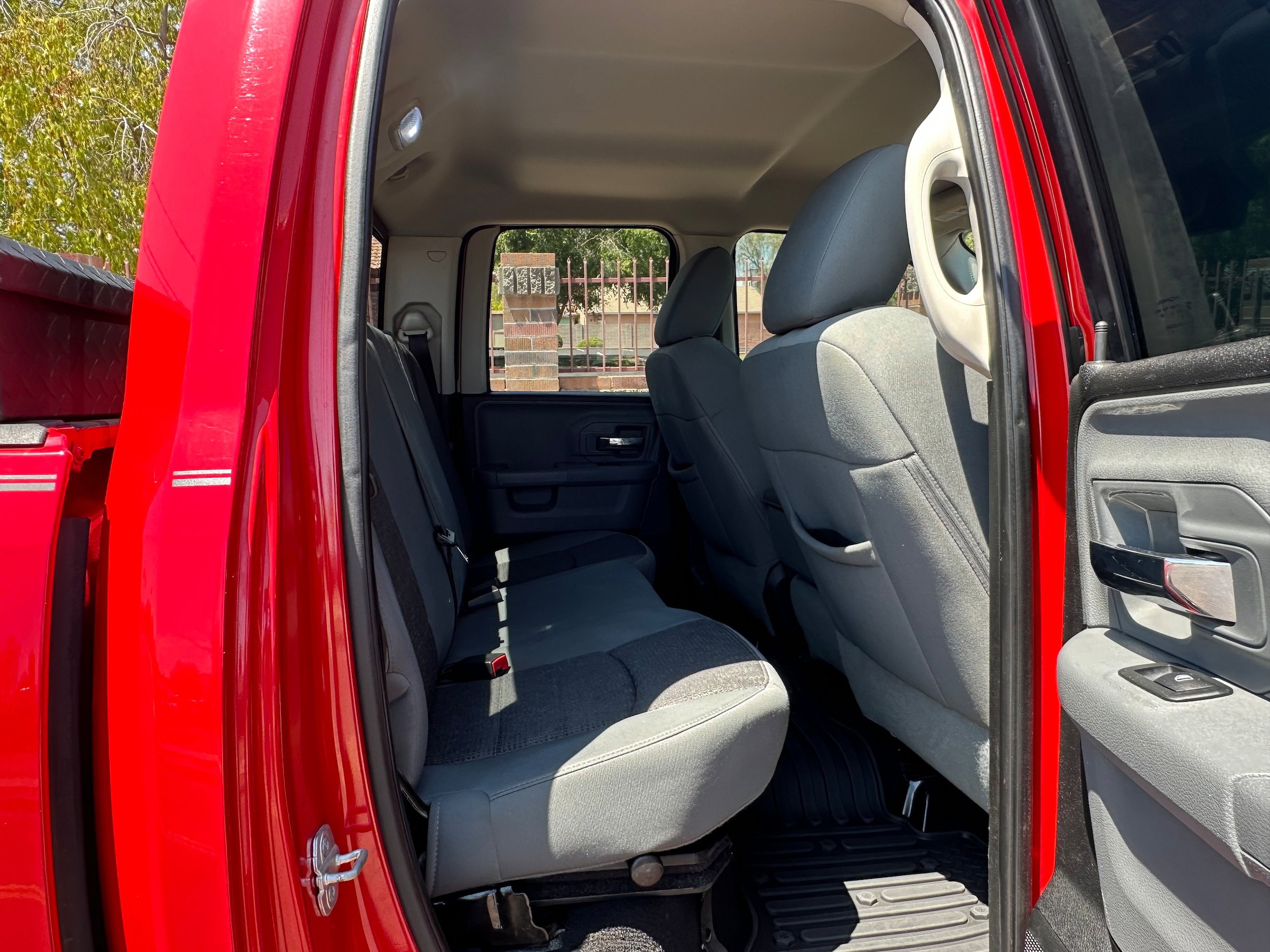 Used 2013 RAM 1500 Classic SLT w/ Remote Start & Security Group image 12