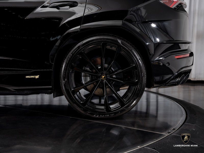 Used 2024 Lamborghini Urus S image 9