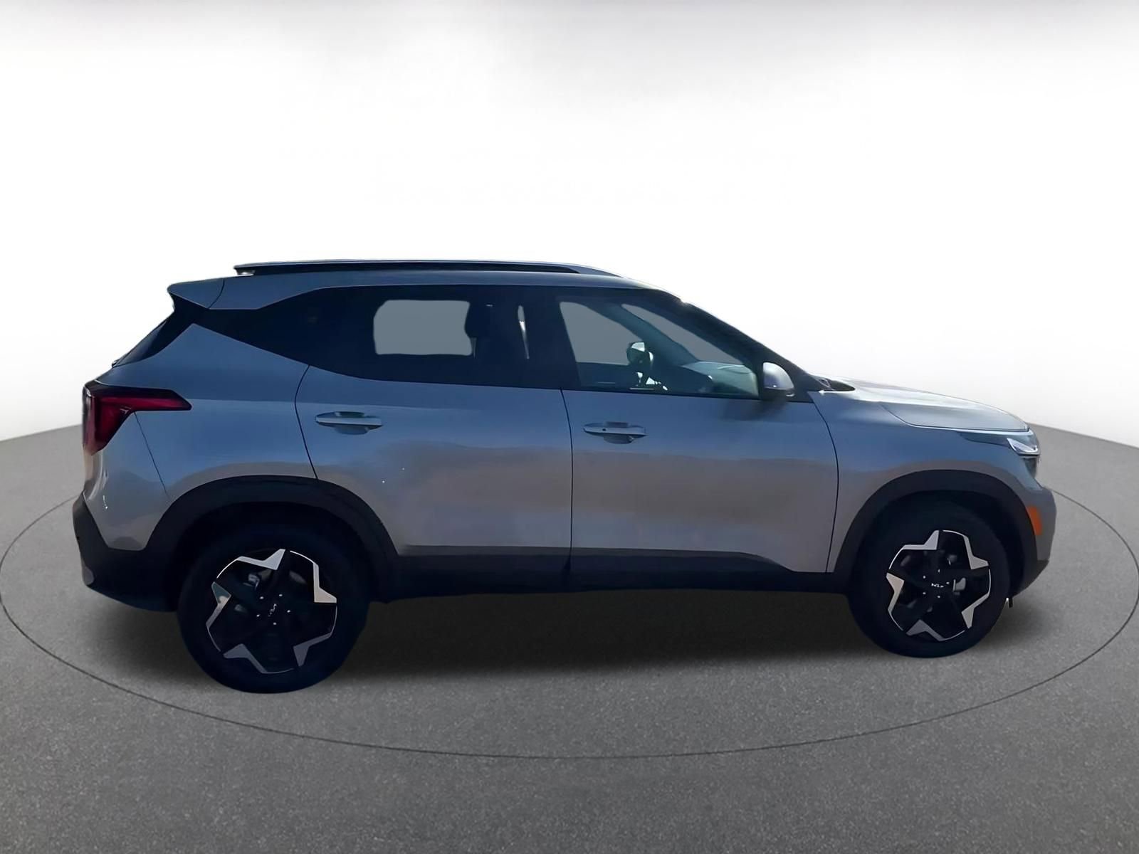 Used 2025 Kia Seltos S image 16