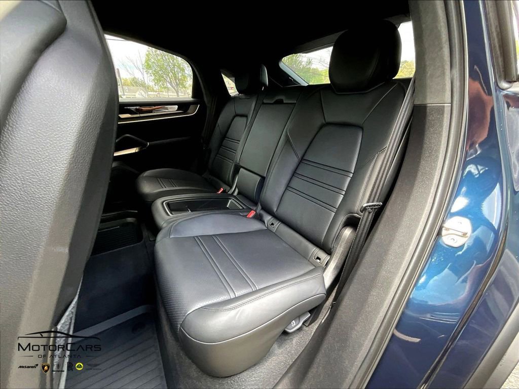 Used 2025 Porsche Cayenne Turbo GT AWD/4WD image 21