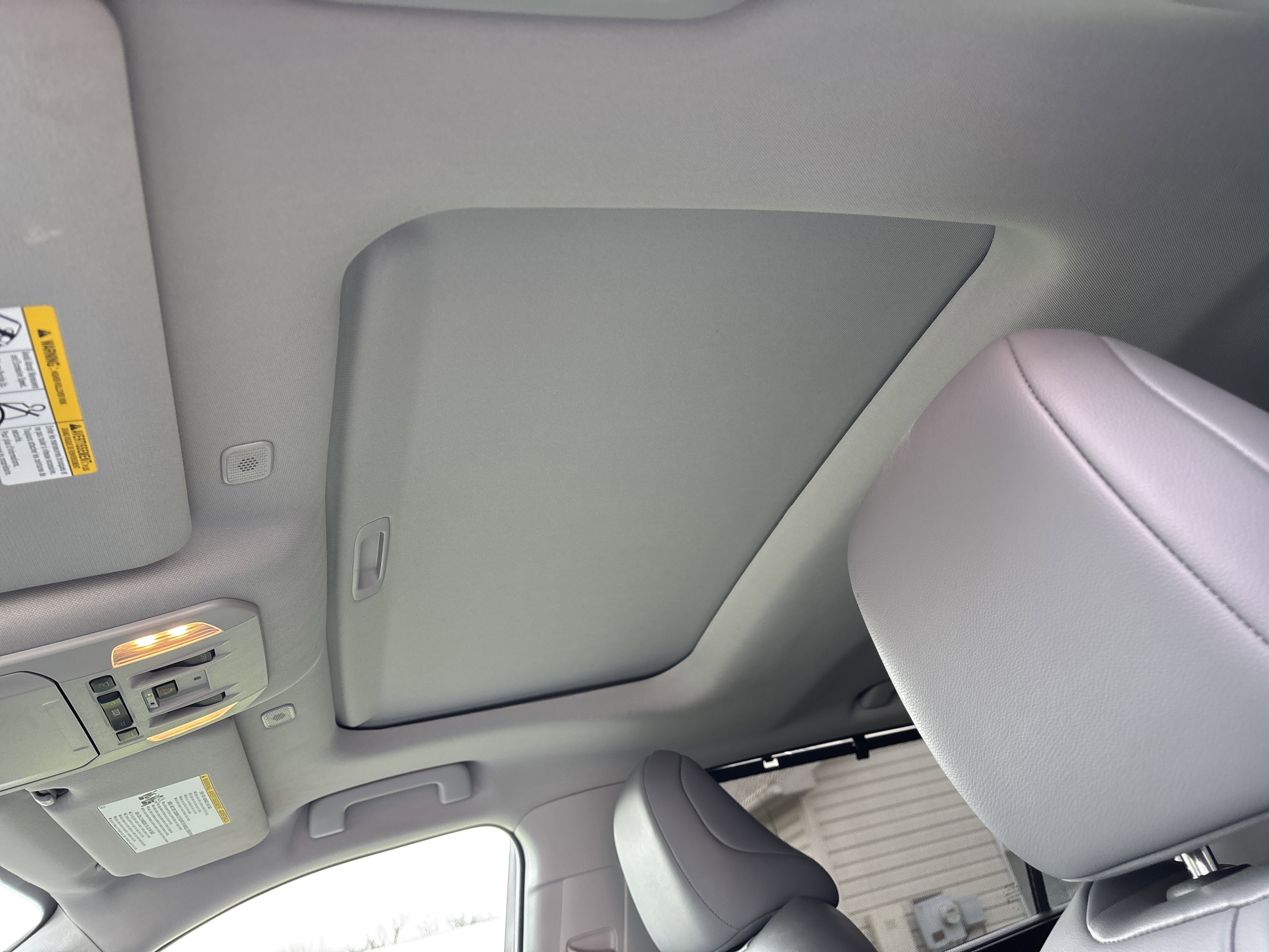 Used 2024 Toyota Highlander XLE image 30