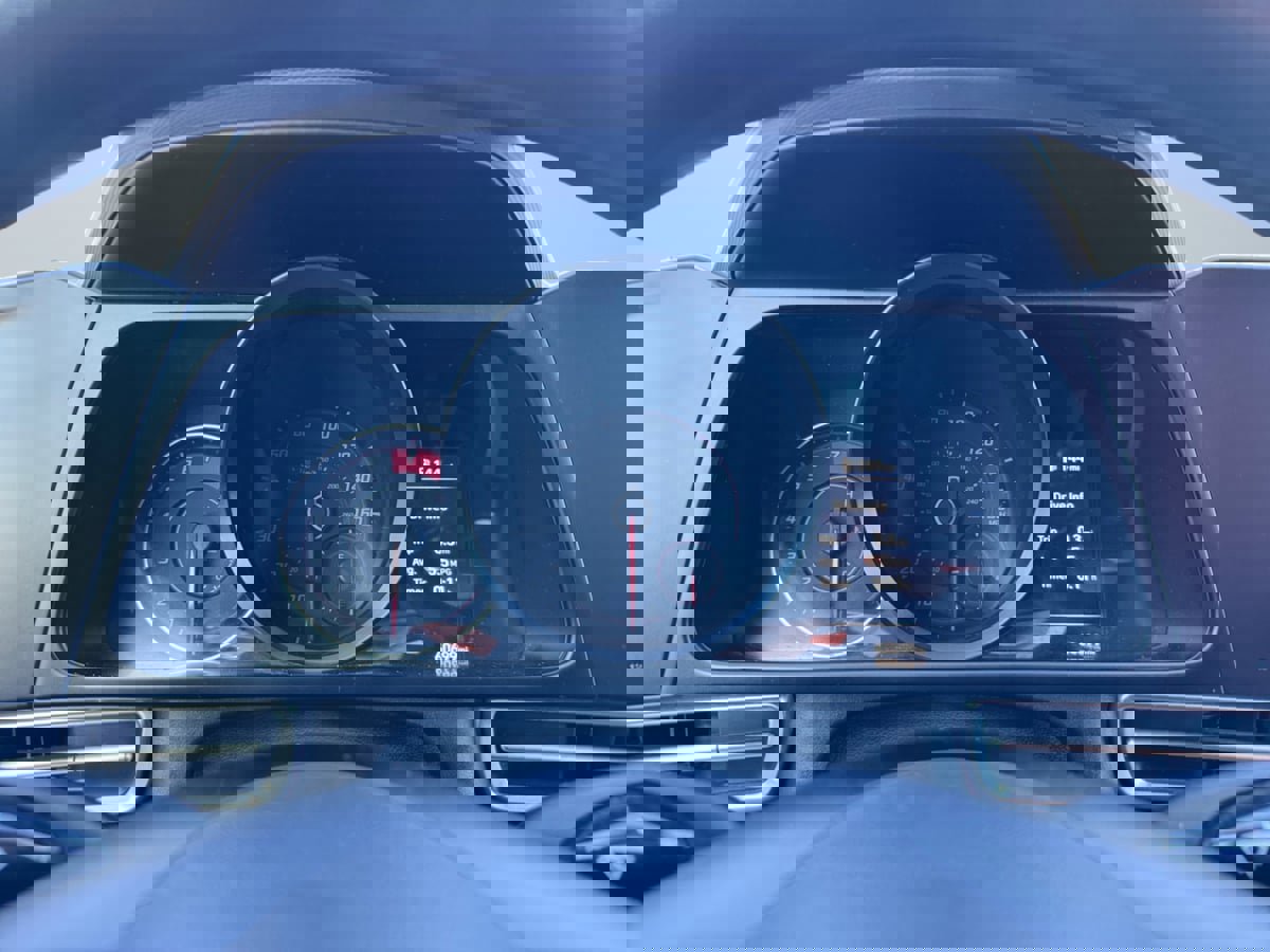 Used 2022 Hyundai Elantra SE image 12