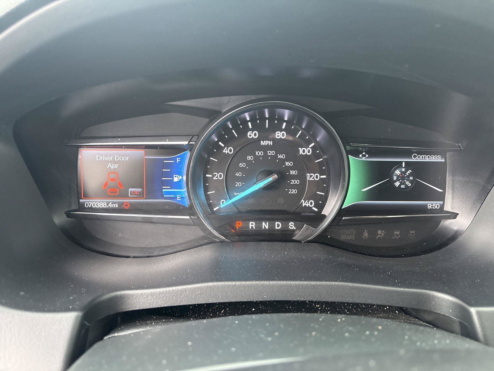 Used 2018 Ford Explorer XLT w/ Equipment Group 202A AWD/4WD image 17