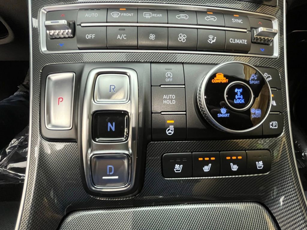 Used 2023 Hyundai Santa Fe Limited w/ Cargo Package image 27