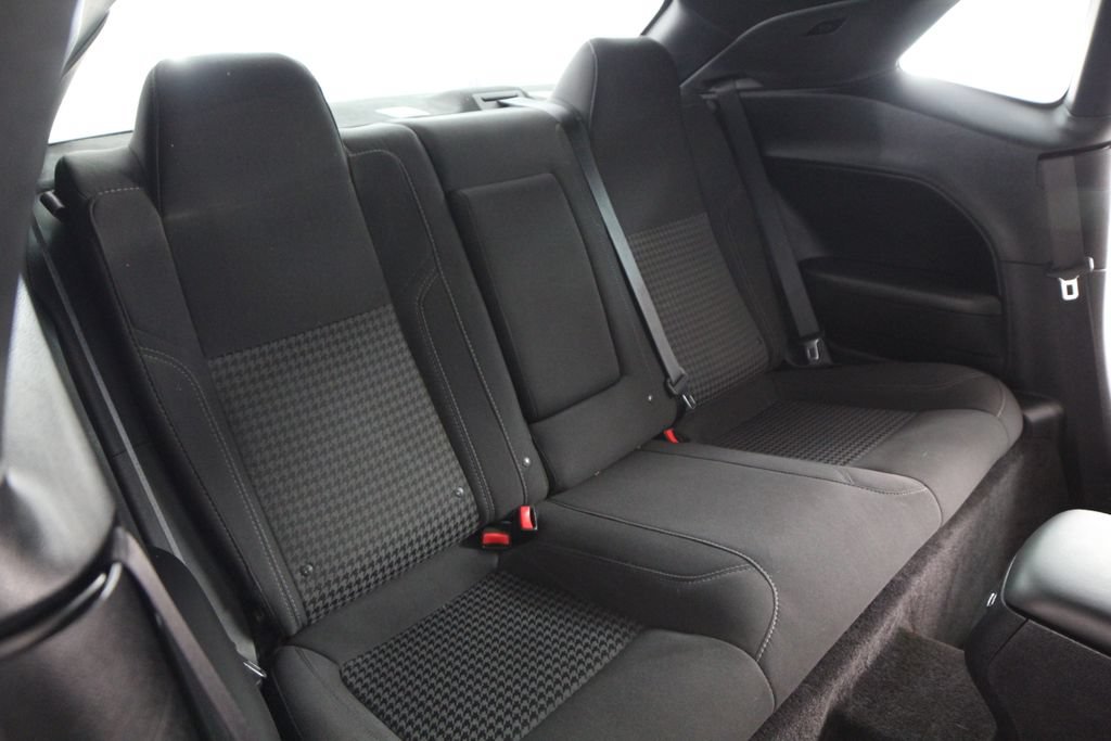 Used 2016 Dodge Challenger R/T w/ Driver Convenience Group RWD image 34