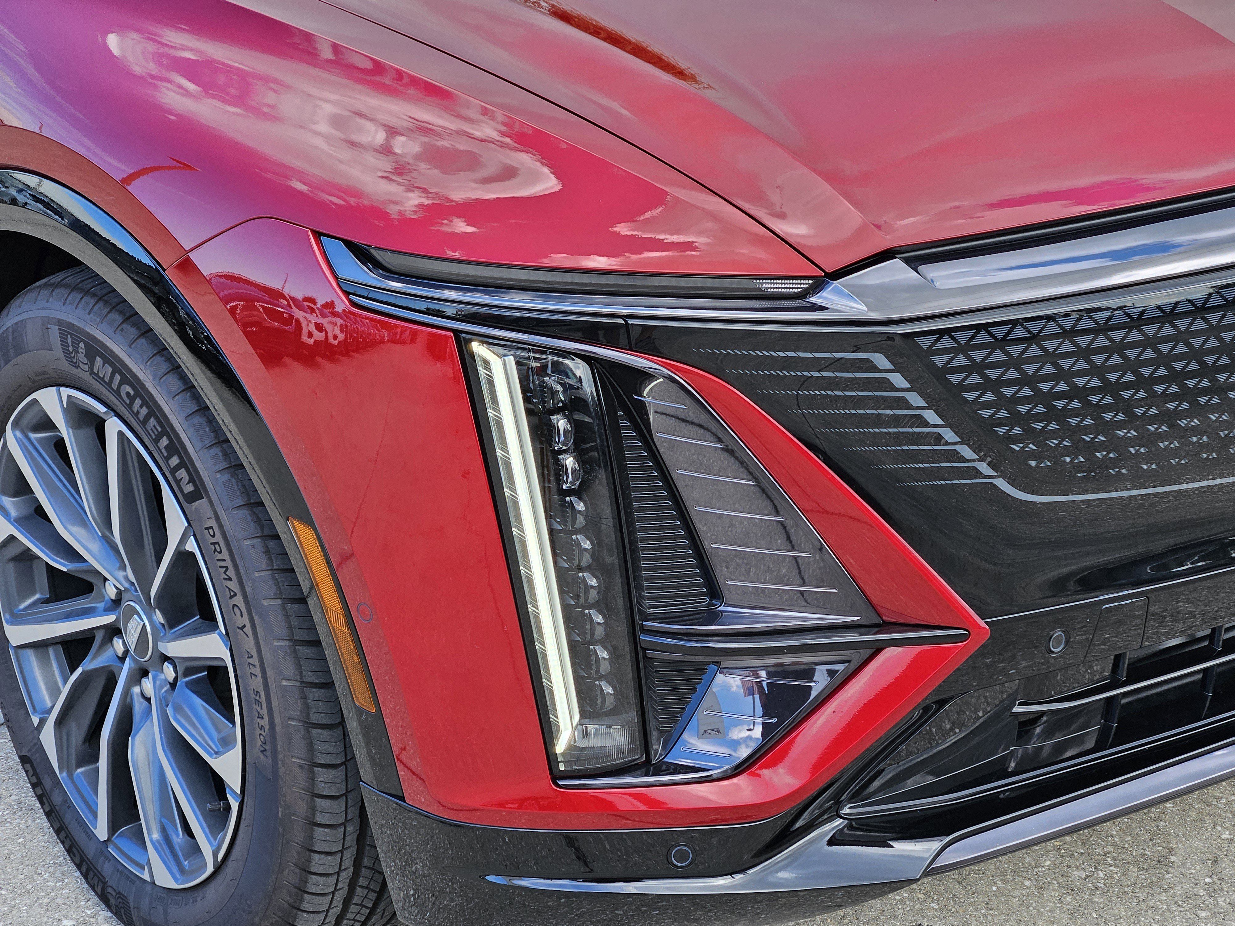 New 2025 Cadillac Lyriq Sport image 9