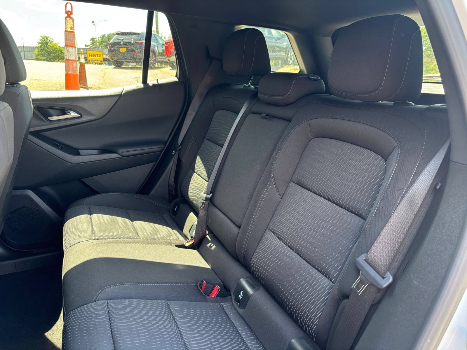Used 2025 Chevrolet Equinox LT FWD image 36